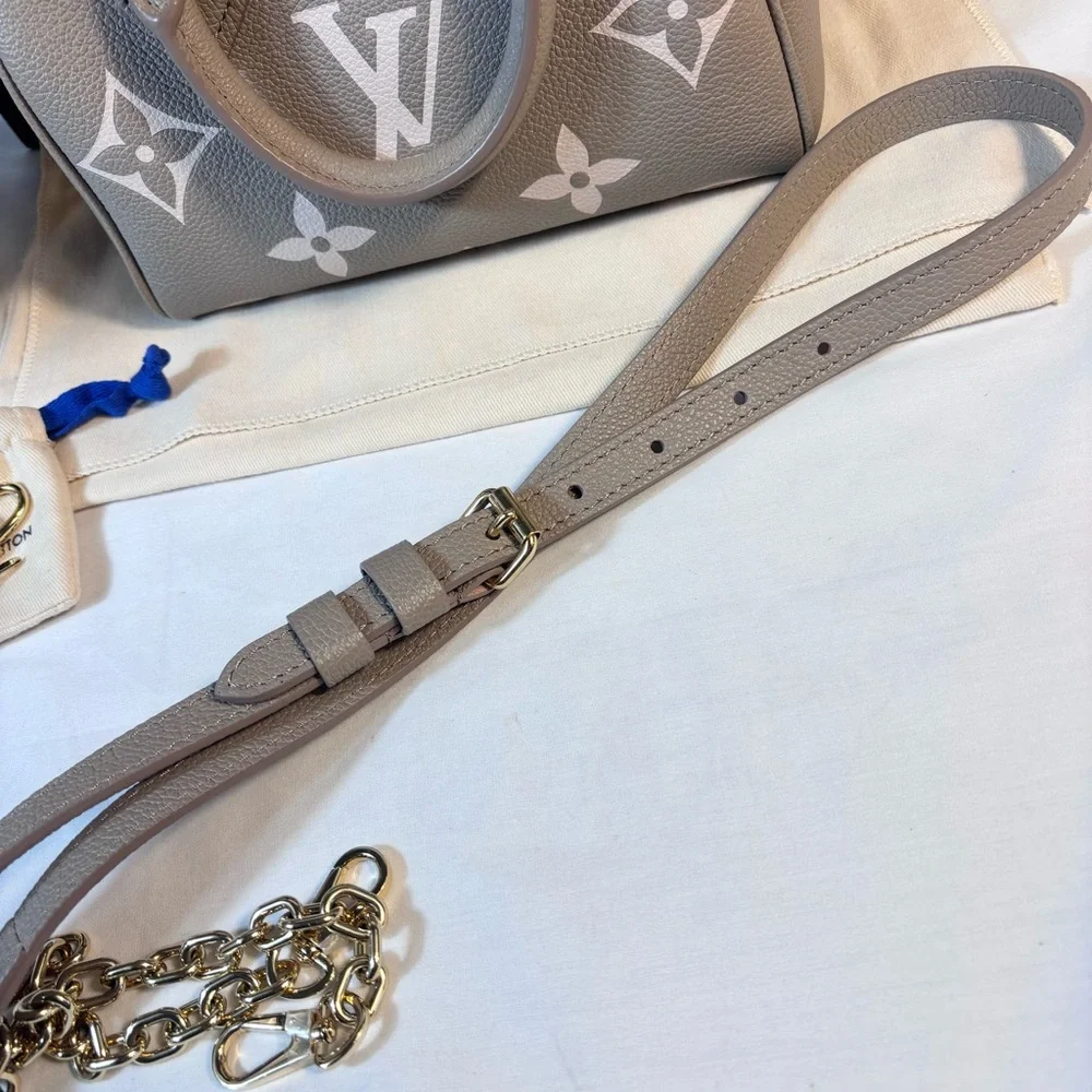 Beautiful Louis Vuitton Speedy Bandouliere 20 Dove Cream Sold - Picture 14 of 16